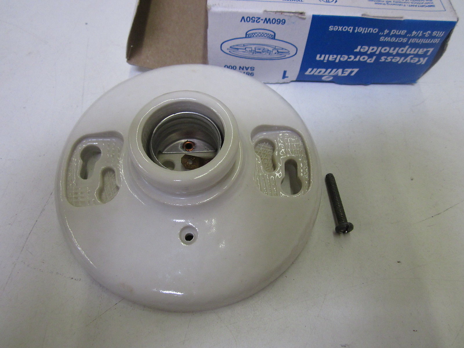 LEVITON 9875-X 660W 250V NSMP