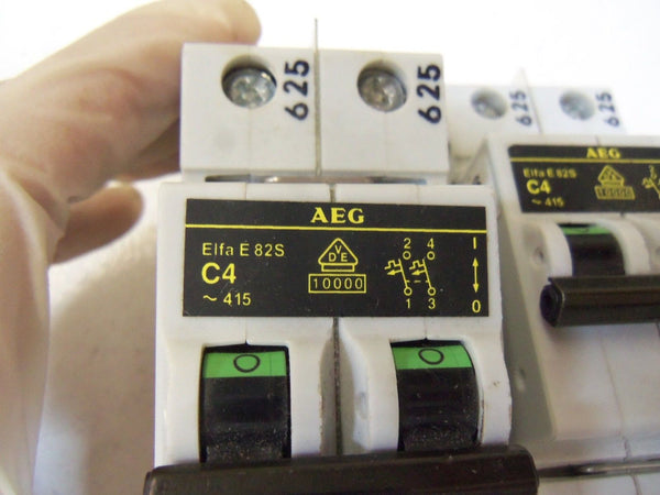 LOT 2 AEG CIRCUIT BREAKER E28S-C4 UNMP