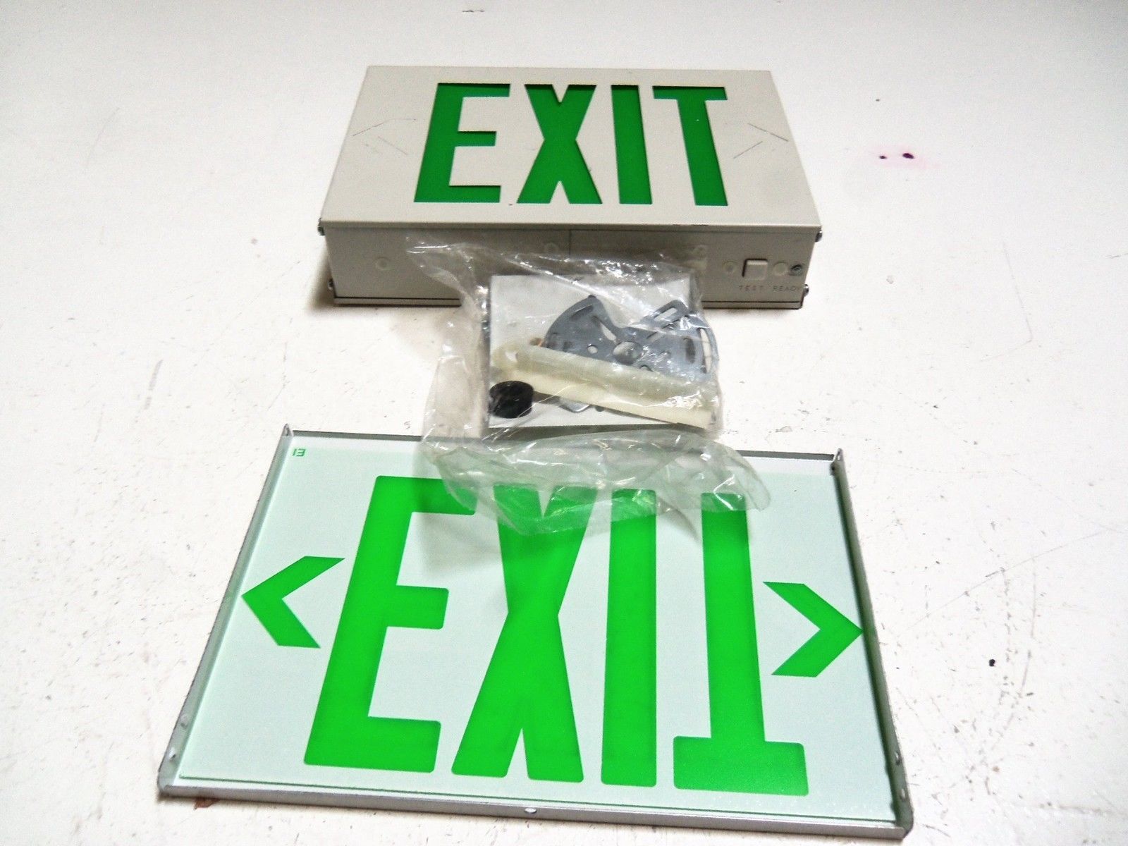 LITHONIA LIGHTING LX S W 3 G 120/277 ELN EXIT SIGN *NEW IN BOX*