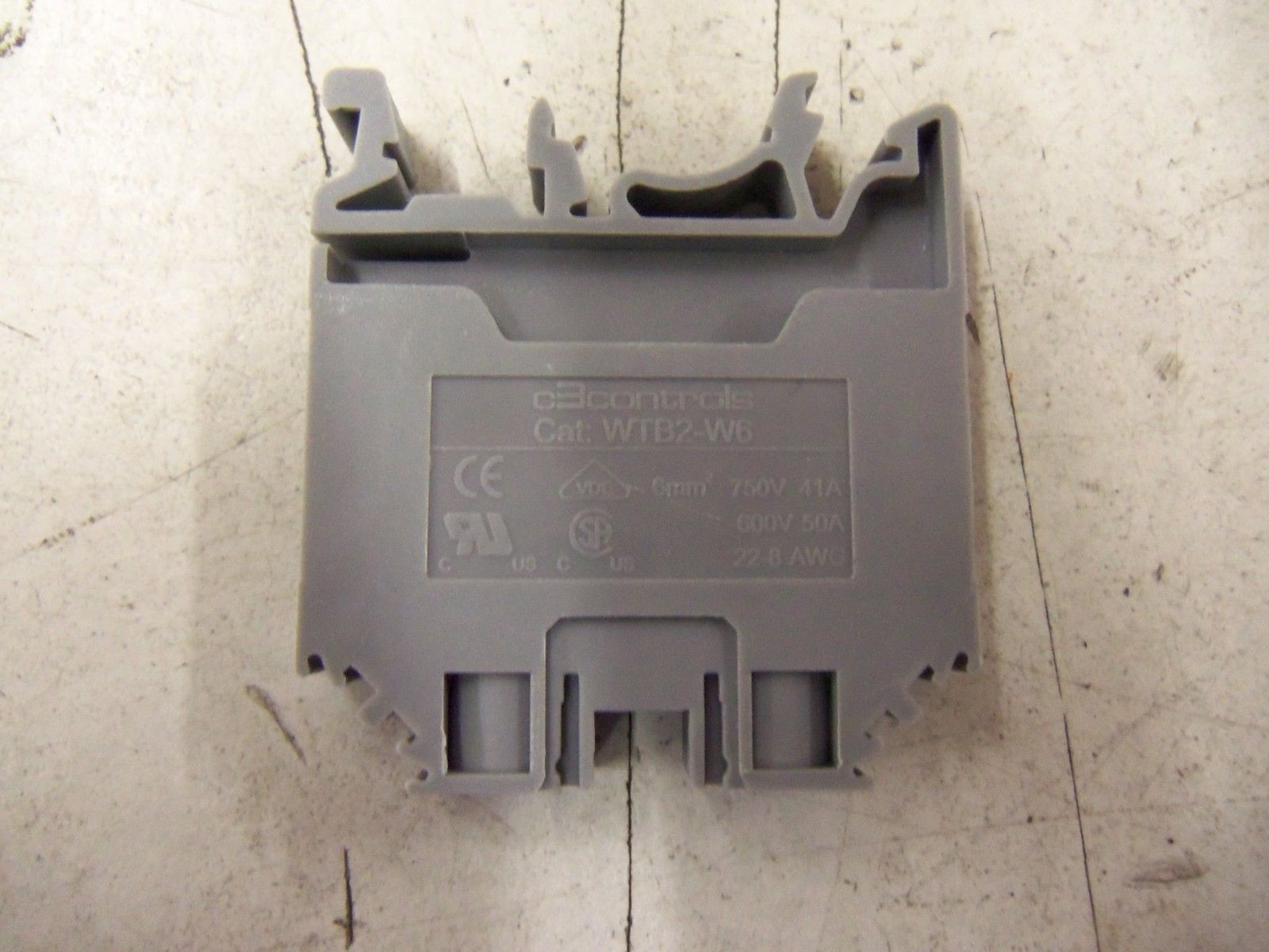 LOT OF 100 CE CONTROLS WTB2-W6 *NEW IN BOX*
