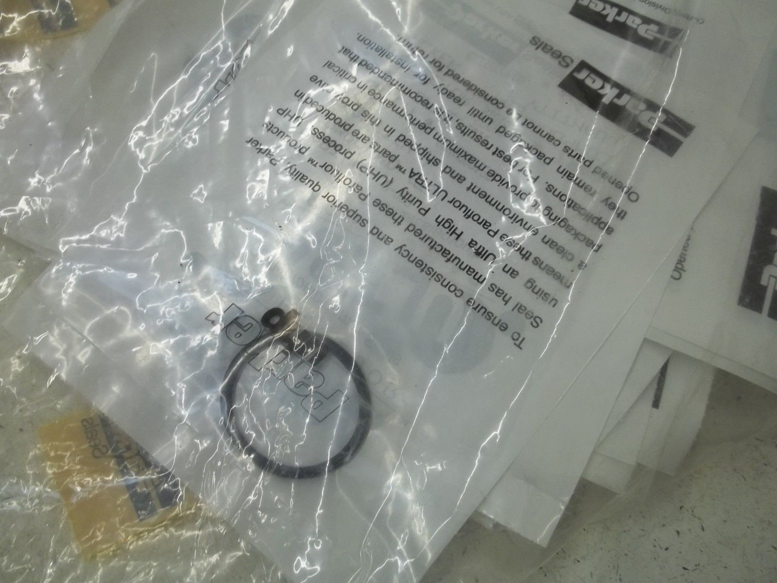 LOT OF 100 PARKER FF5802-222 SEAL NSMP