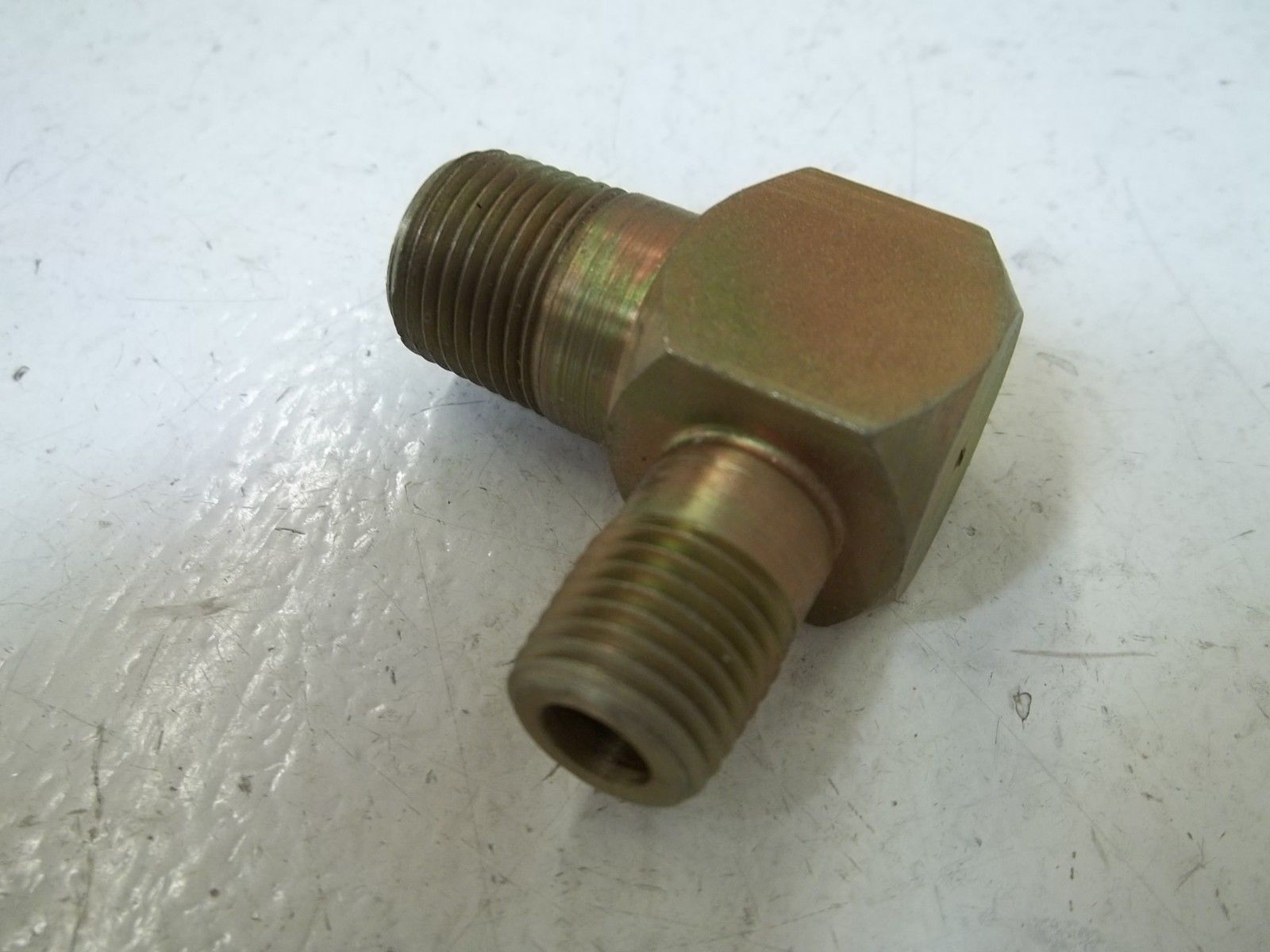 LOT OF 10 5500-06-04 ELBOW, HYDRAULIC MALE PIPE NSNP