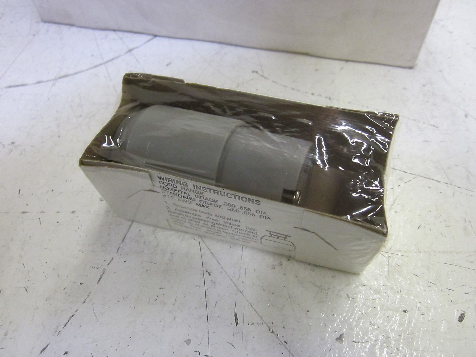 LOT OF 10 ARROW HART 4772N AUTOGRIP LOCKING CONNECTOR 15A 277VAC NSMP