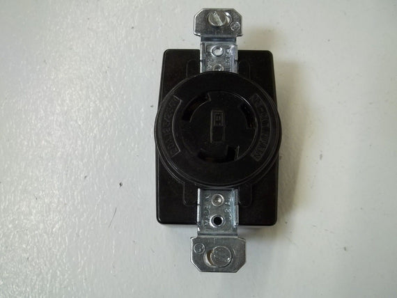 LOT OF 10 BRYANT 71020-FR LOCKING FLUSH RECEPTACLE *NEW IN BOX*