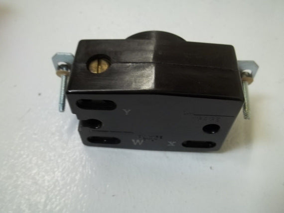 LOT OF 10 BRYANT 71020-FR LOCKING FLUSH RECEPTACLE *NEW IN BOX*