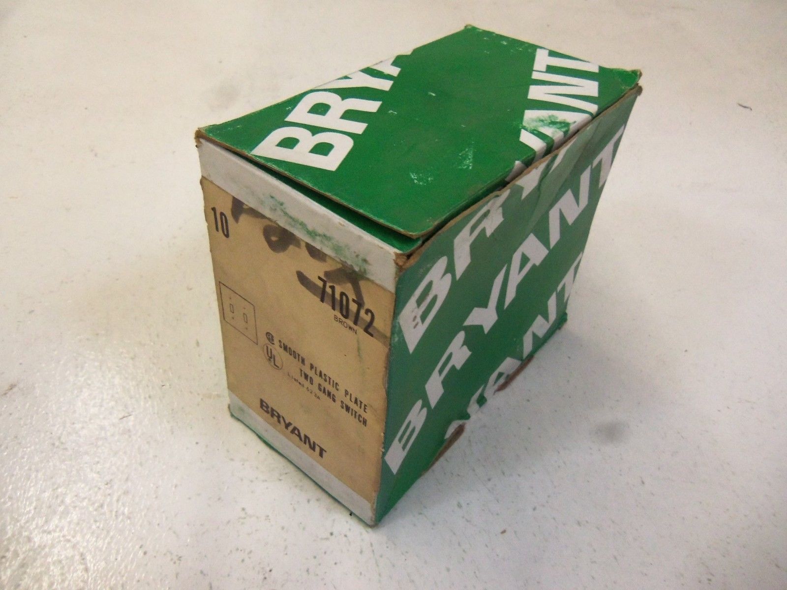 LOT OF 10 BRYANT  71072 NSMP