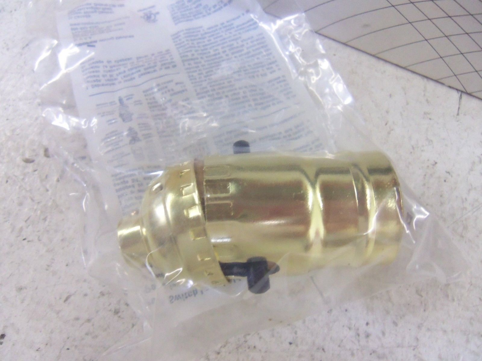 LOT OF 10 COOPER WIRING DEVICES 940ABD-BOX LAMP SOCKET  NSMP