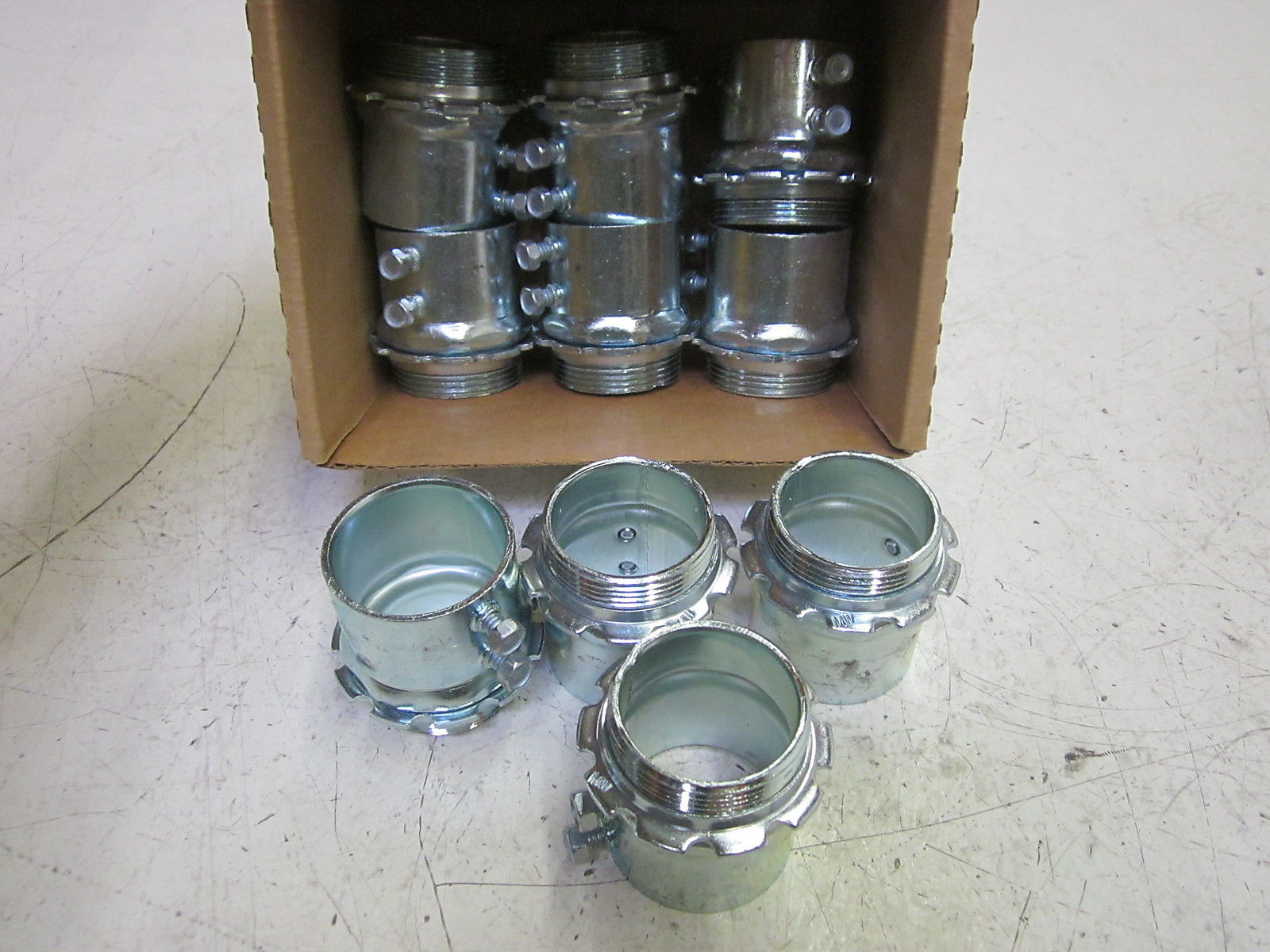 LOT OF 10 CROUSE-HINDS 454 SET CREW TYPE BOX CONN. 1-1/2" NSMP