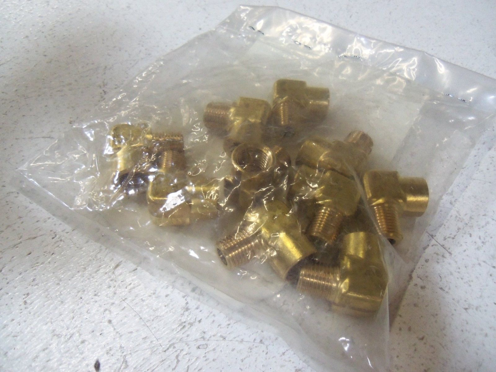 LOT OF 10 ELBOW BRASS 90 DEGREE STEEL FITTING W-SE-1/4X1/4 NSNP