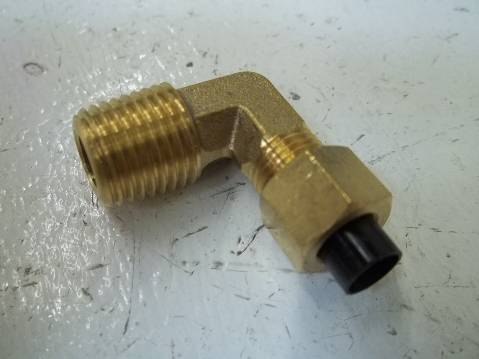 LOT OF 10 L1N1/4XPT1/4 JOINT NSNP