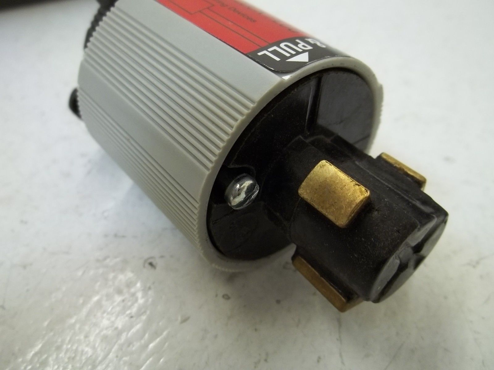 LOT OF 10 LEVITON 23034-A PLUG POWER INTERRUPTING DEVICE *NEW IN BOX*