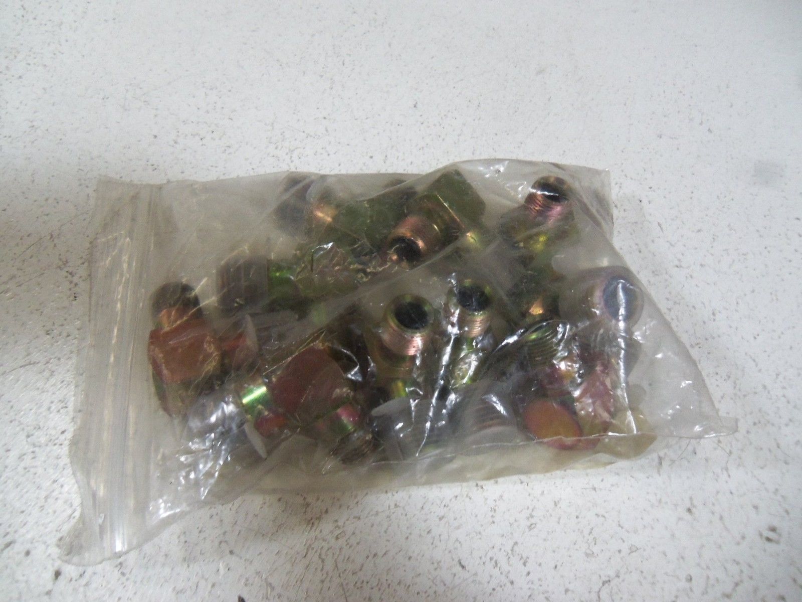 LOT OF 10 MALE PIPE ELBOW 3/8" X 1/2" 5500-08-06 NSNP