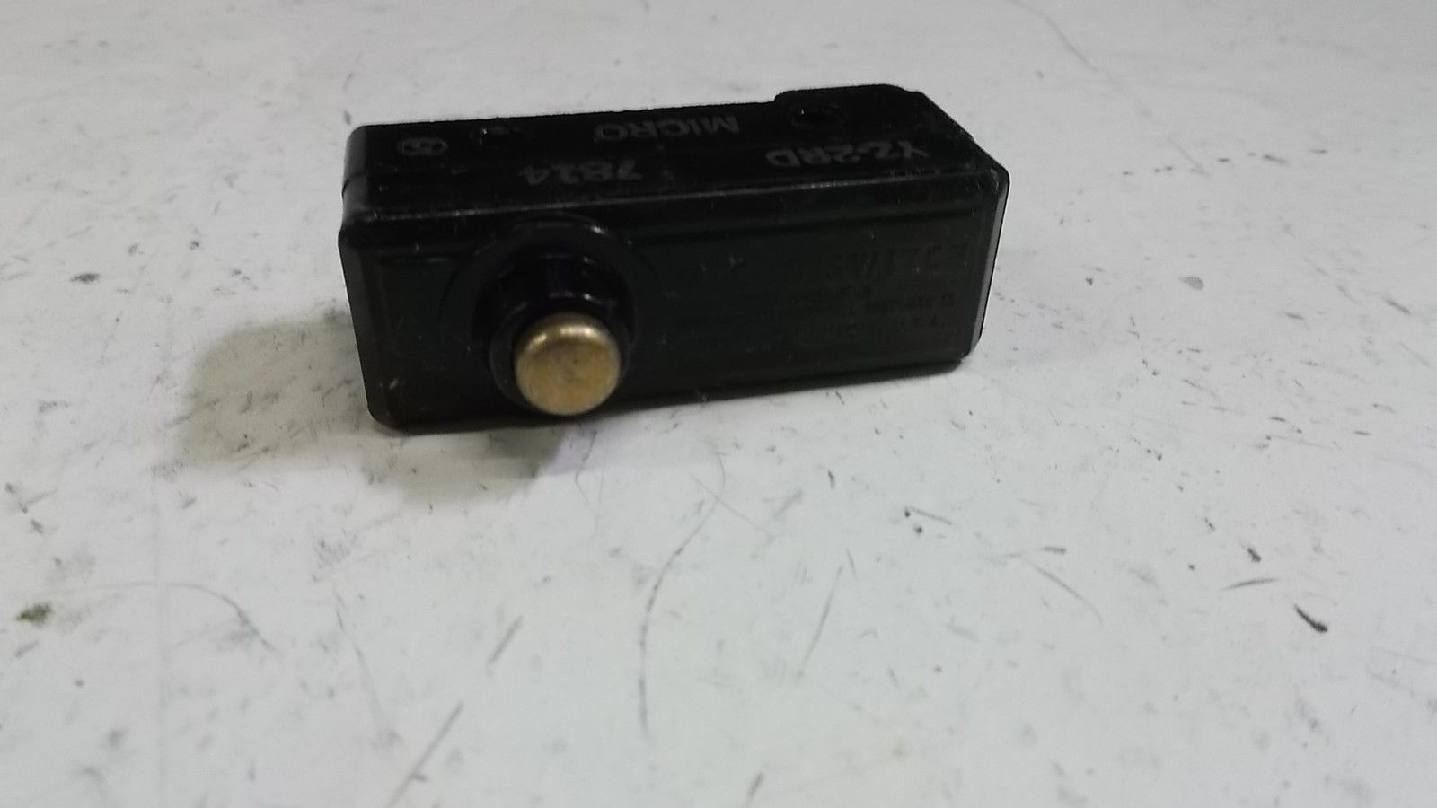 LOT OF 10 MICROSWITCH YZ-2RD NSMP