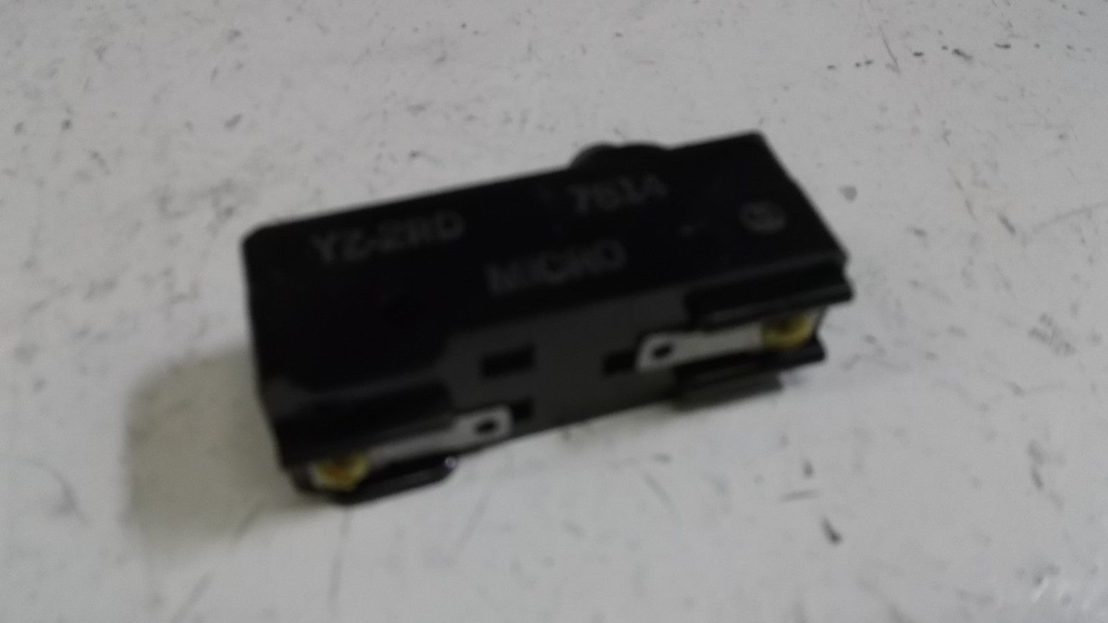 LOT OF 10 MICROSWITCH YZ-2RD NSMP