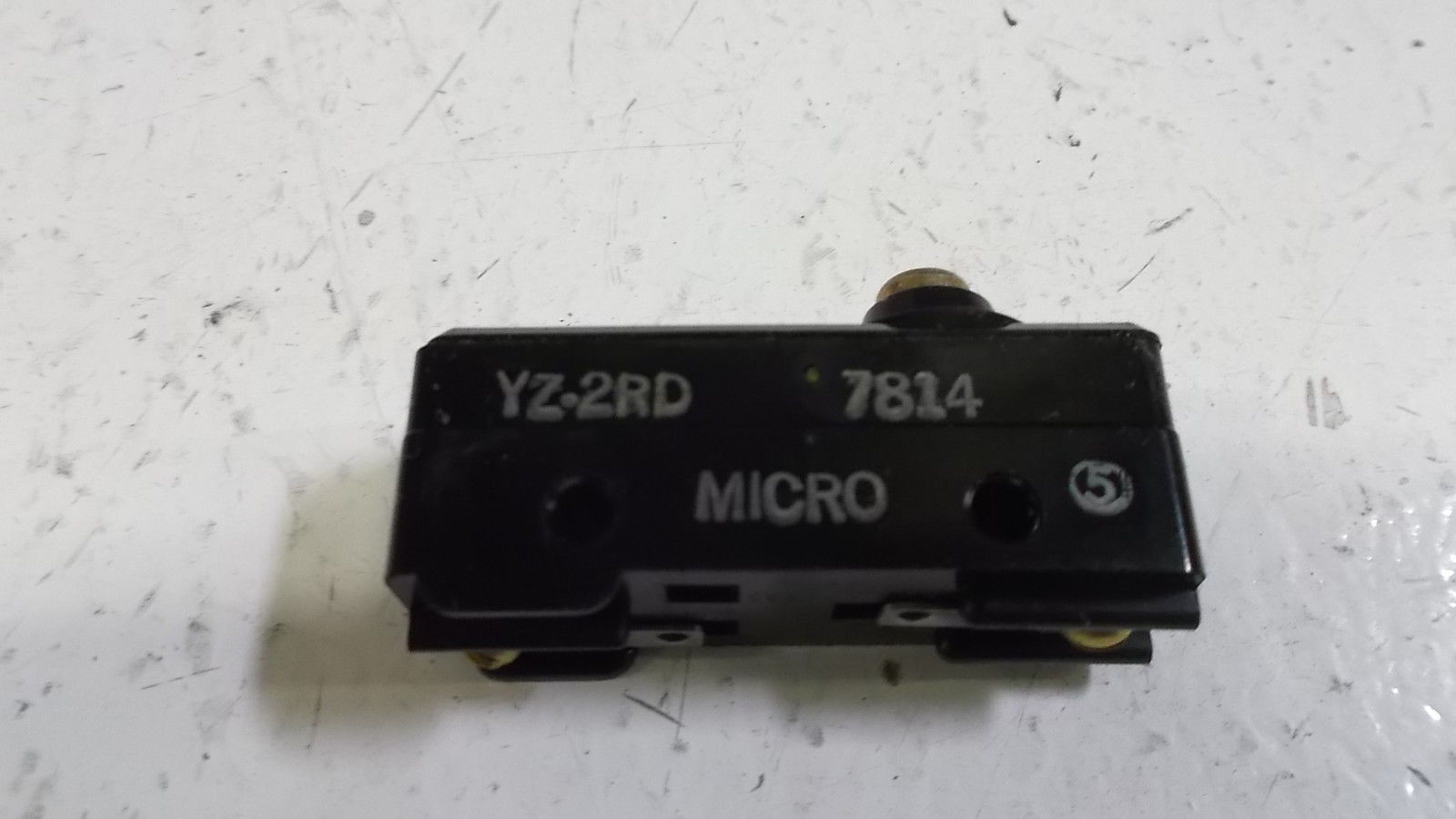 LOT OF 10 MICROSWITCH YZ-2RD NSMP