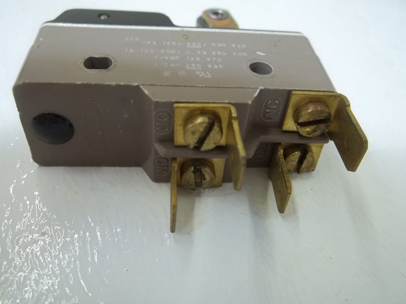 LOT OF 10 MICROSWITCH BZ-2AW822551-D6 LIMIT SWITCH UNMP
