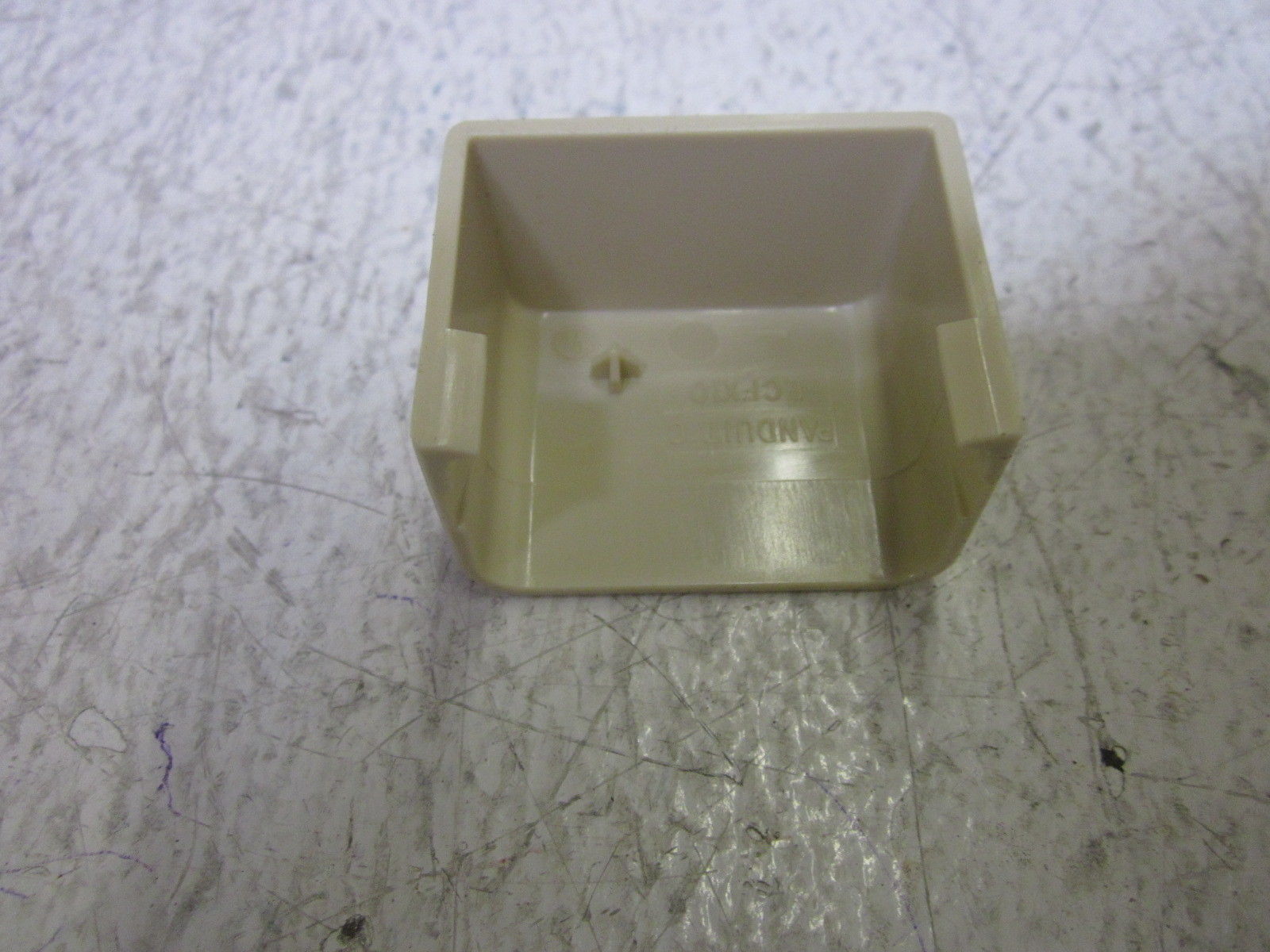 LOT OF 10 PAN-WAY ECFX10EI-X END CAP FITTING COVERS NSMP