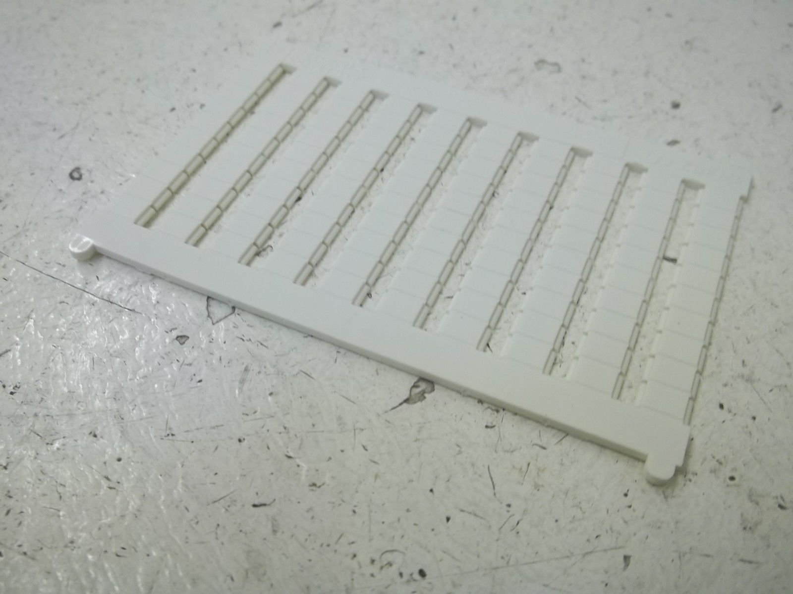 LOT OF 10 PHOENIX CONTACT ZBFM4/WH:UNBEDRUCKT 0803579 TERM. STRIP NSMP