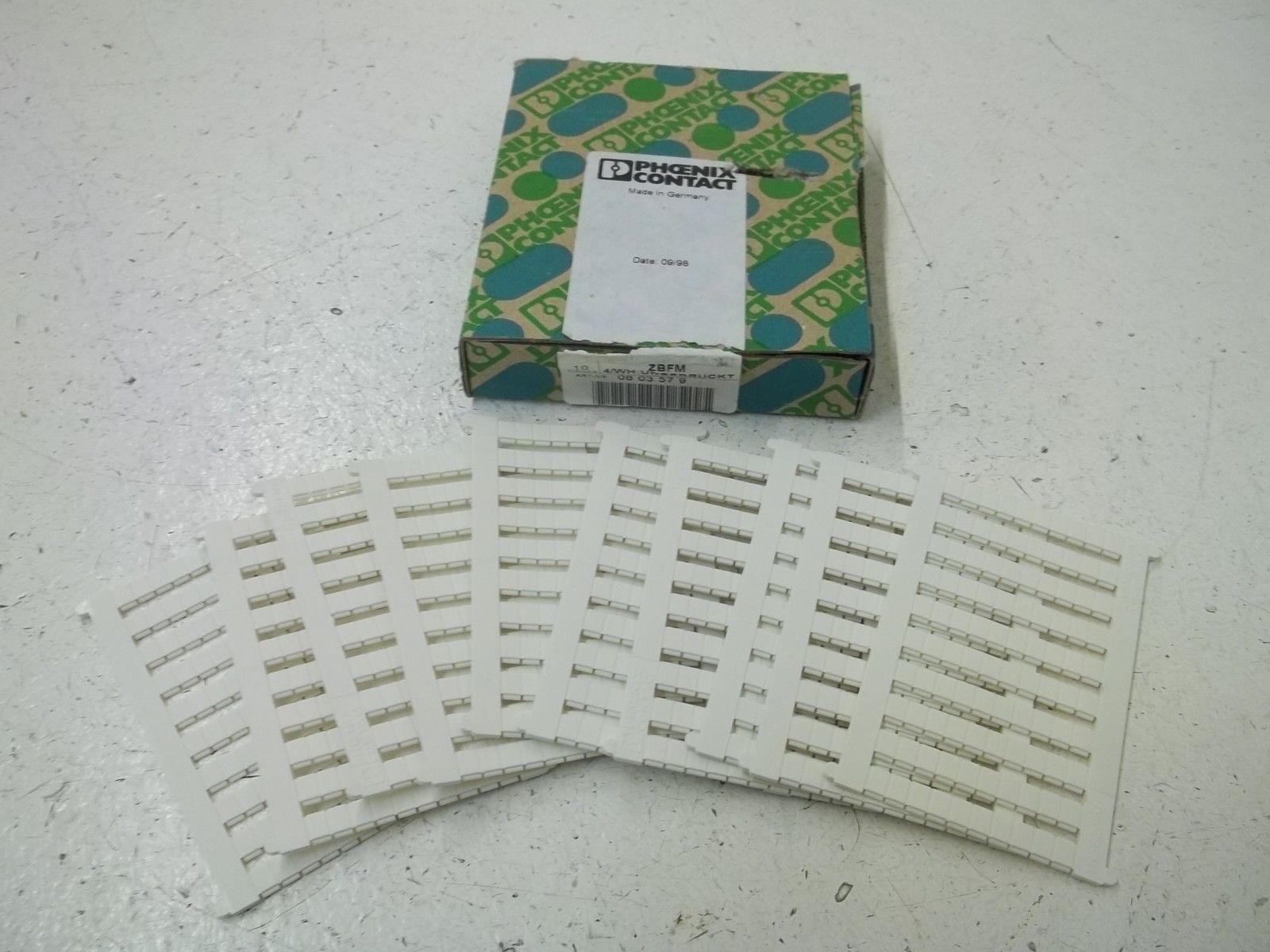 LOT OF 10 PHOENIX CONTACT ZBFM4/WH:UNBEDRUCKT 0803579 TERM. STRIP NSMP