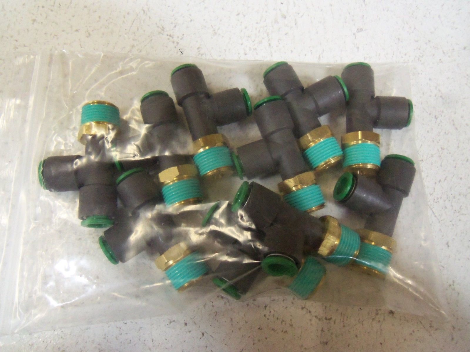 LOT OF 10  SMC FITTING  KRY08-03S NSNP