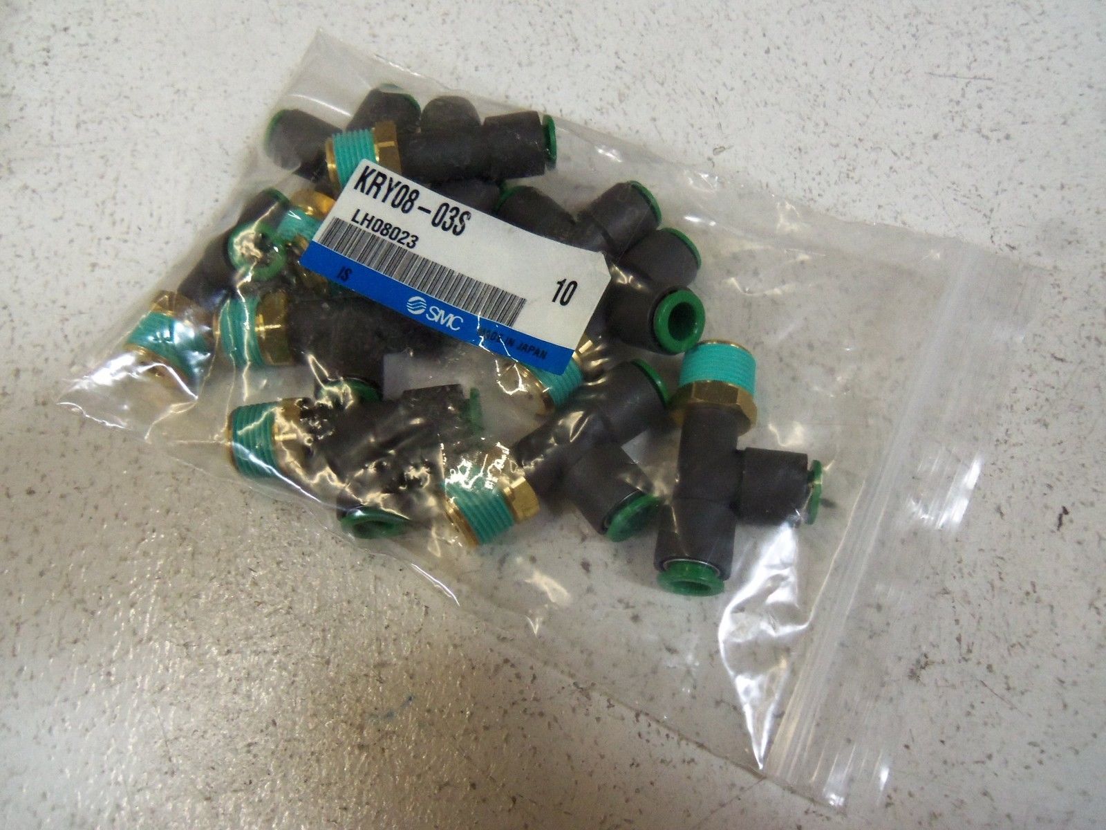 LOT OF 10  SMC FITTING  KRY08-03S NSNP