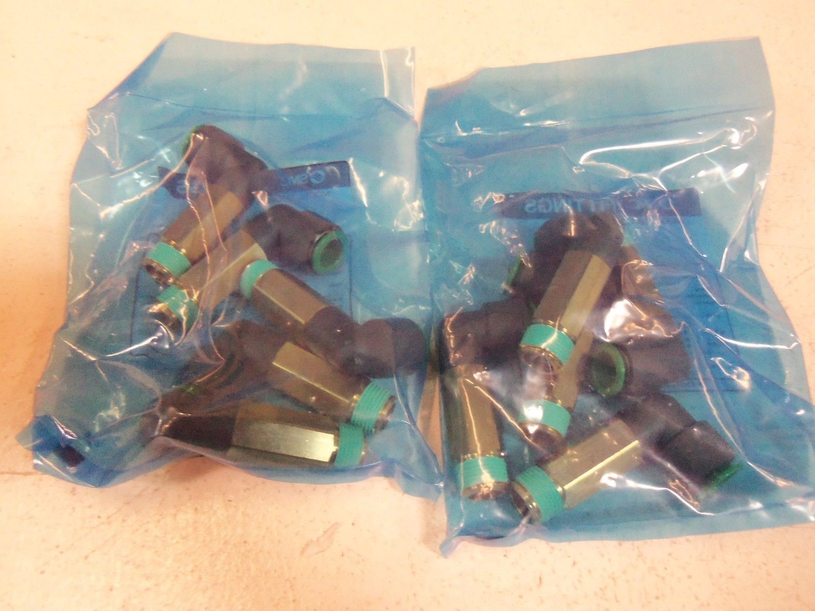 LOT OF 10 SMC FITTING KRW12-03S NSMP