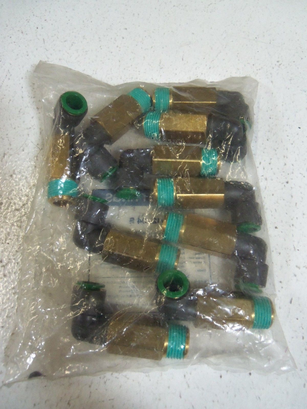 LOT OF 10  SMC FITTINGS KRW12-04S NSMP