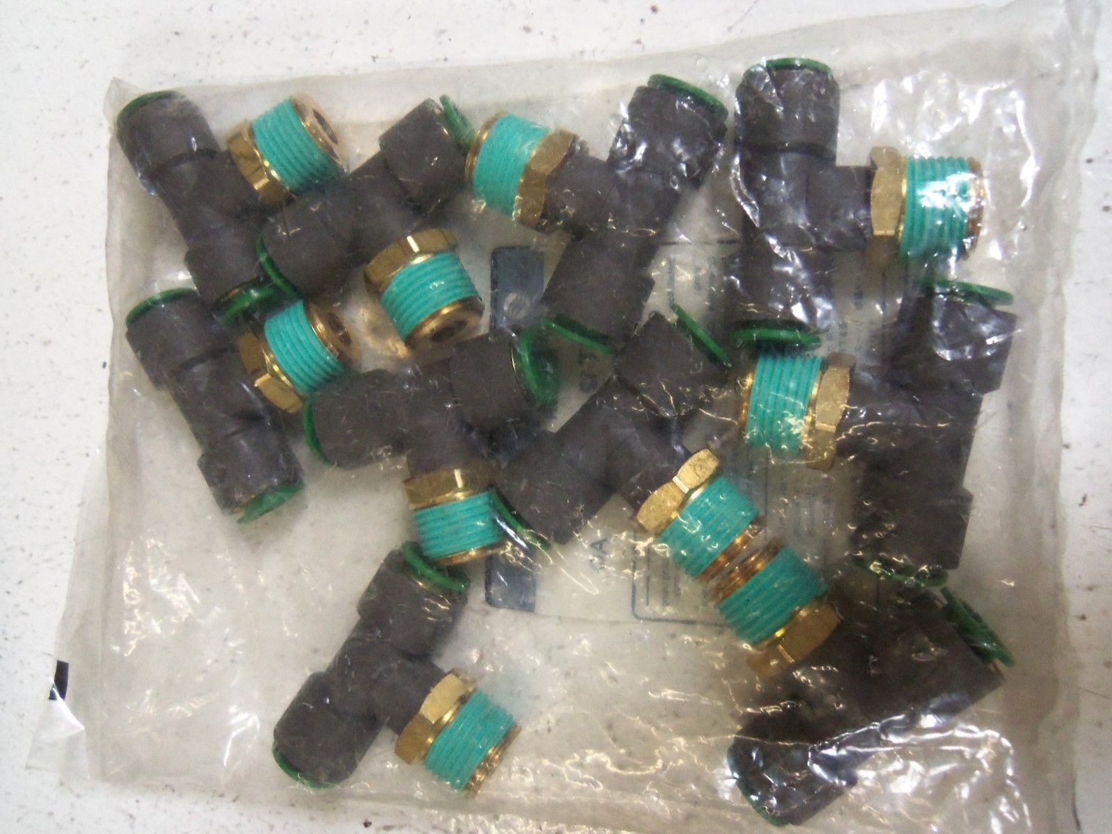 LOT OF 10  SMC FITTINGS KRT12-04S NSMP