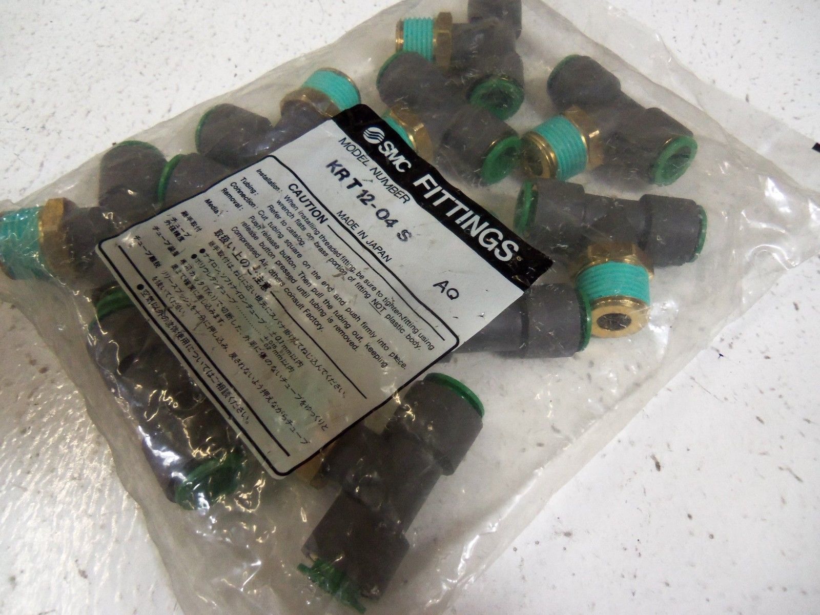 LOT OF 10  SMC FITTINGS KRT12-04S NSMP