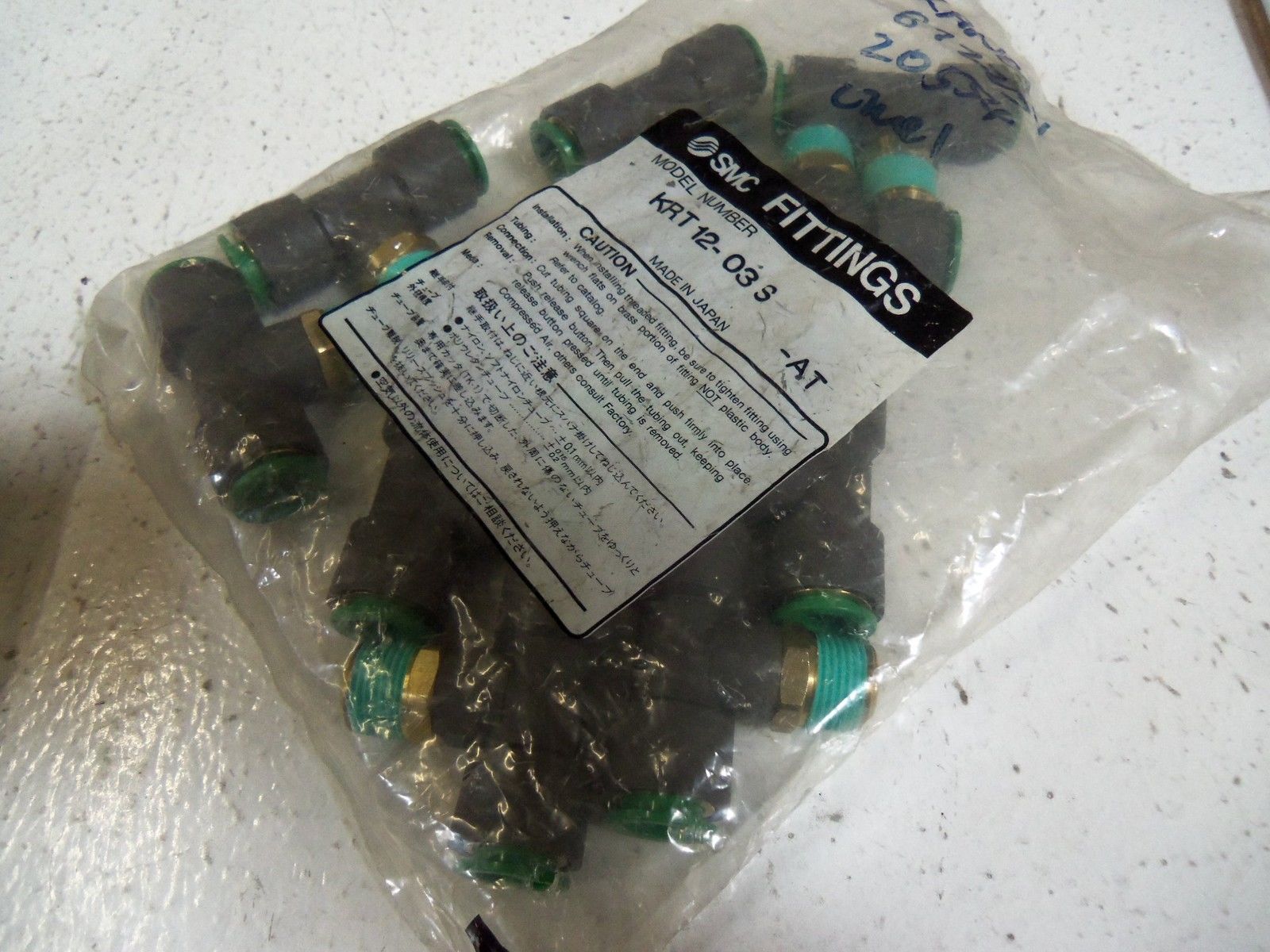 LOT OF 10  SMC FITTINGS KRT12-03S NSMP