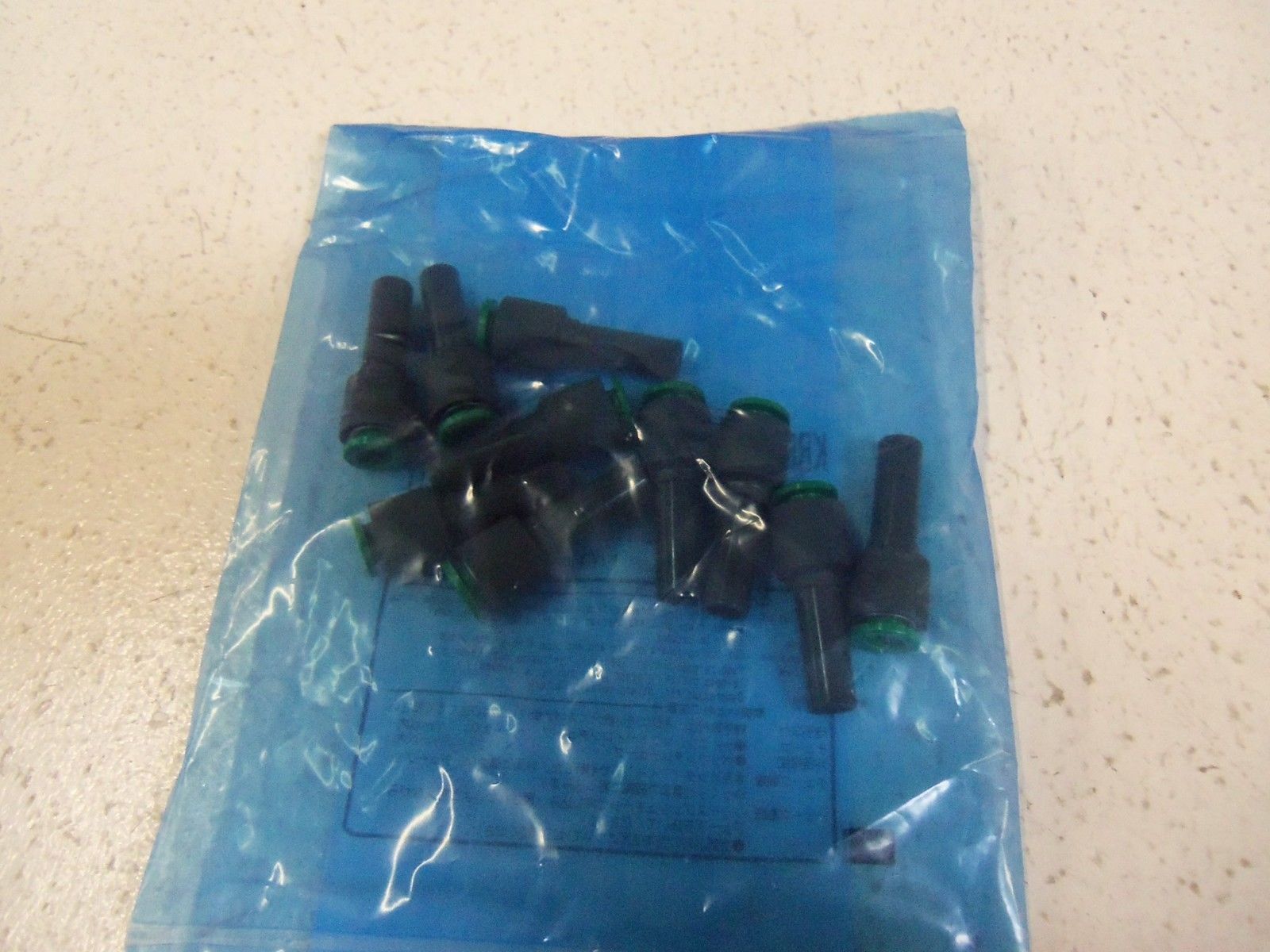 LOT OF 10 SMC FITTINGS KRR06-08 NSMP
