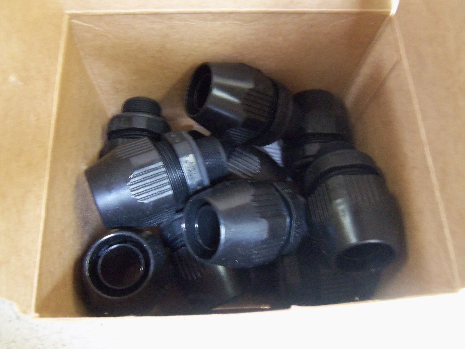 LOT OF 10 THOMAS & BETTS LT75PISO25 CONDUIT NSMP