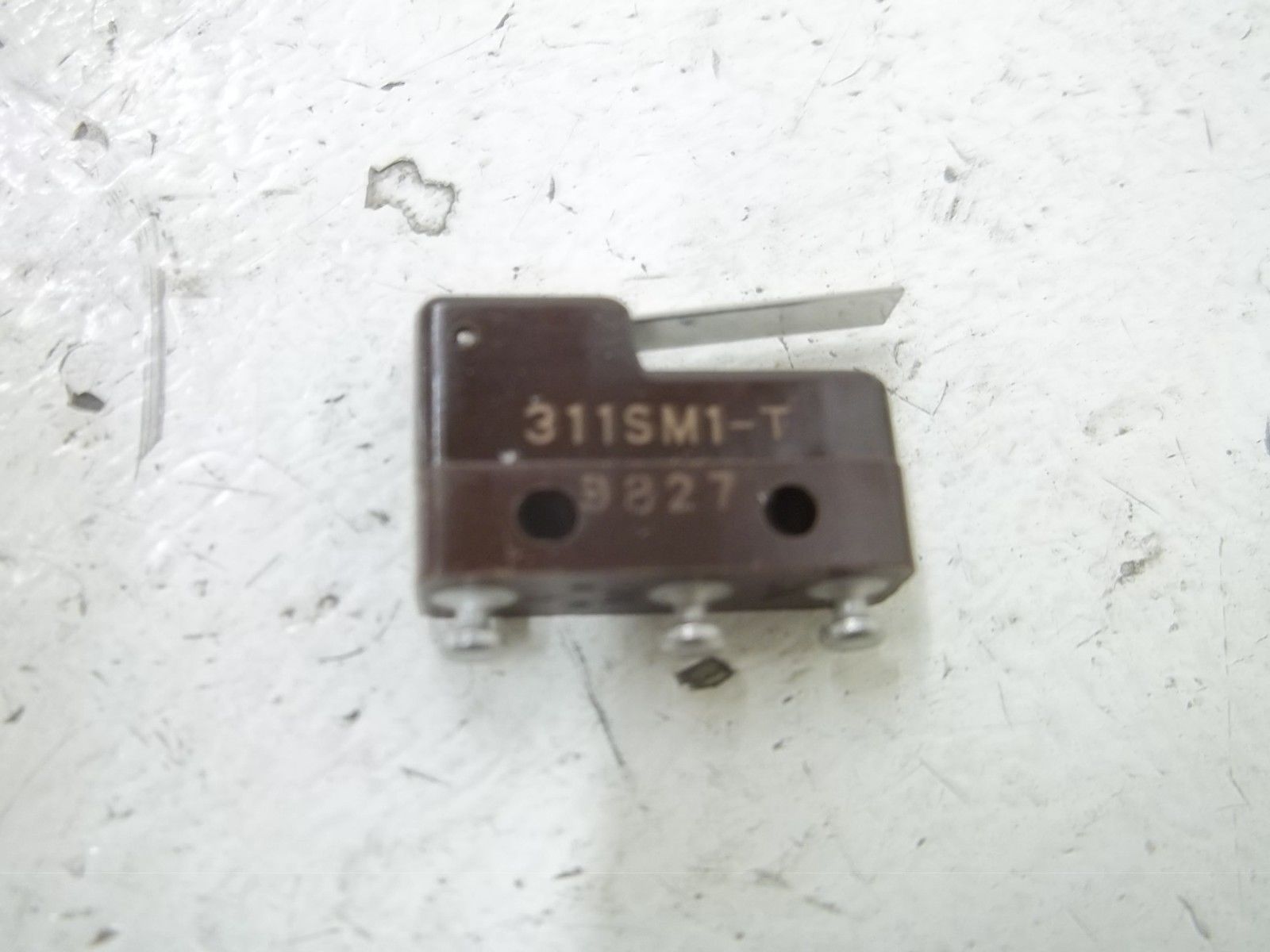 LOT OF 11 HONEYWELL 311SM1-T SNAP LIMIT SWITCH NSMP