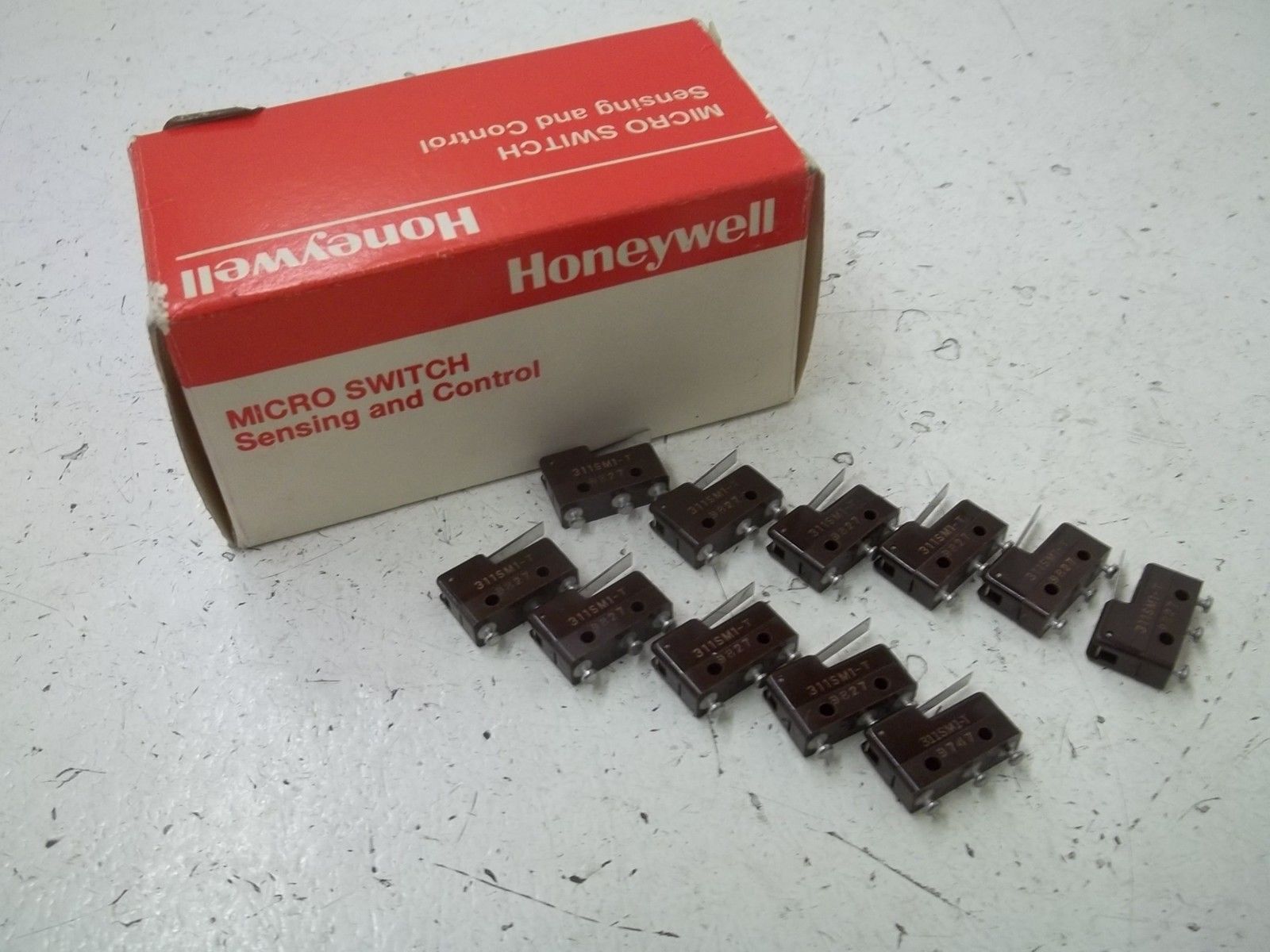LOT OF 11 HONEYWELL 311SM1-T SNAP LIMIT SWITCH NSMP