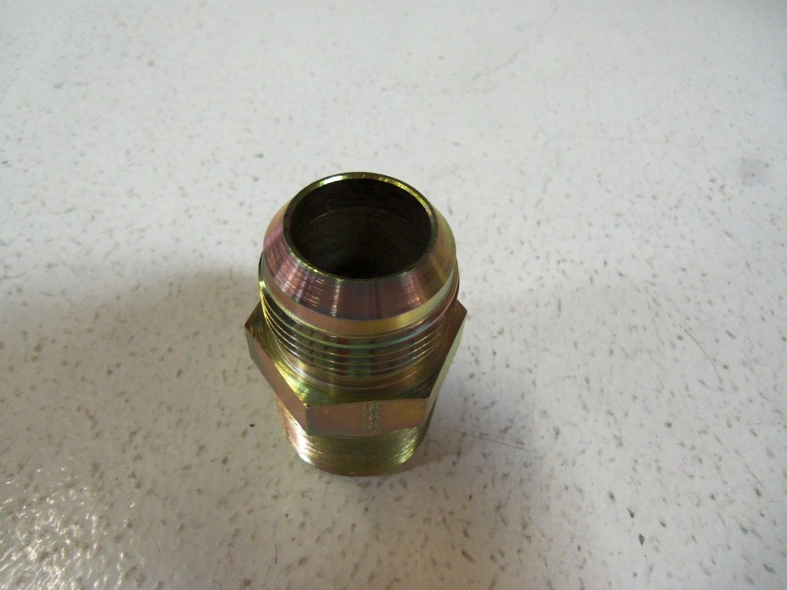 LOT OF 11 STEEL HYDRAULIC FITTING WHC5205 X 16 NSNP