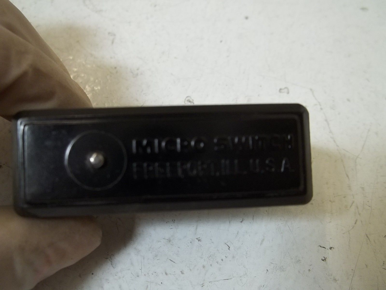 MICRO SWITCH BZ-2R-P4 SNAP ACTION BASIC SWITCH UNMP