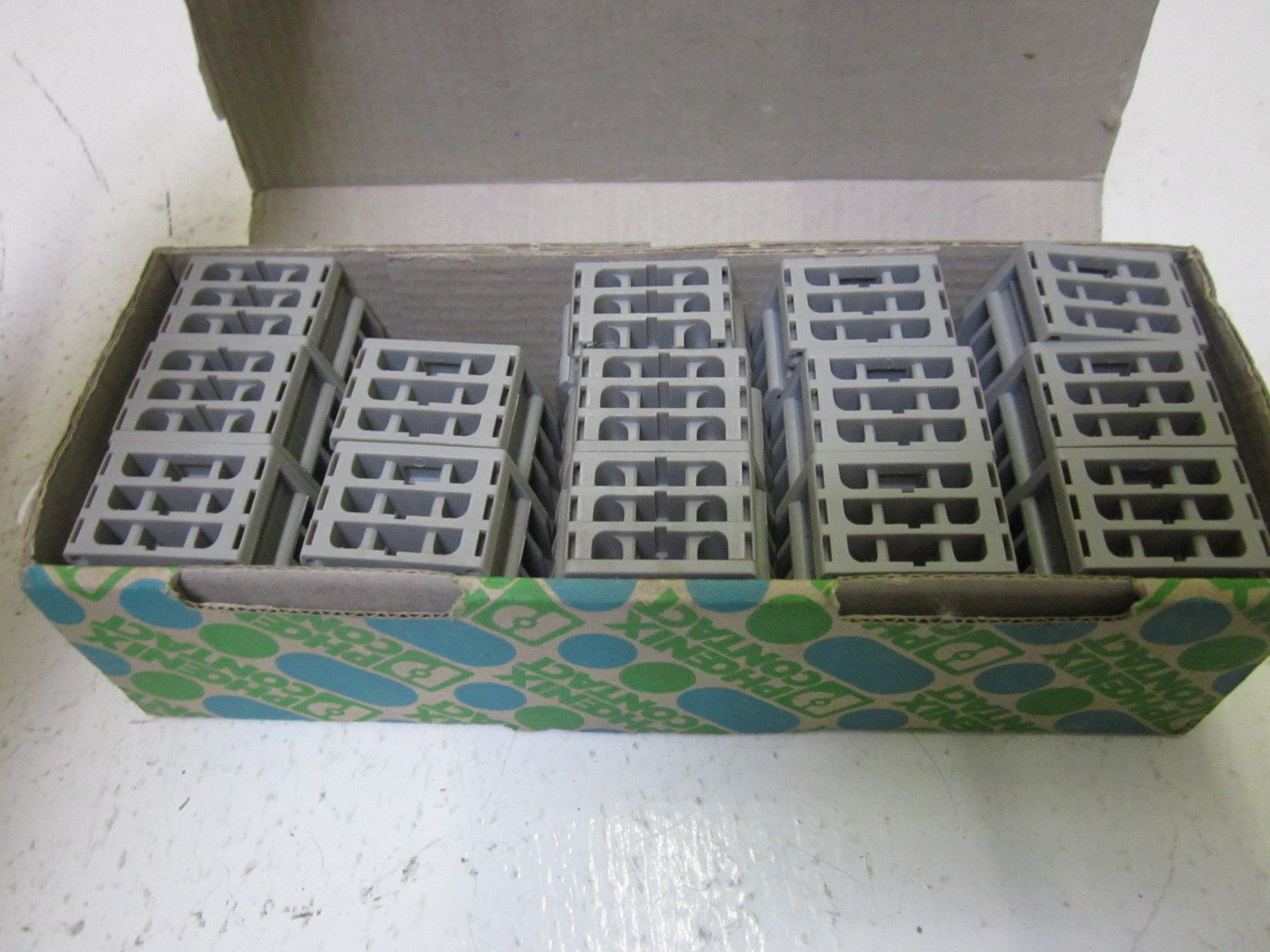 LOT OF 14  PHOENIX CONTACT 28 20 03 9 RELG  NSMP
