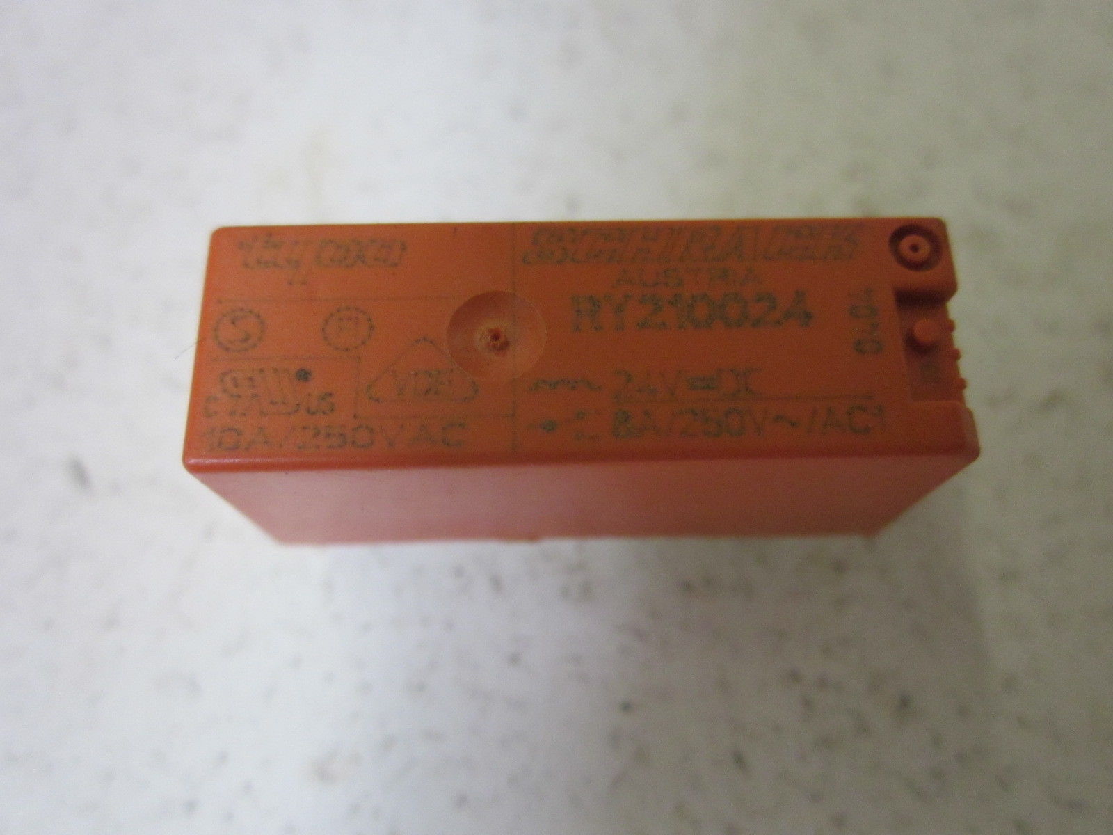 LOT OF 14 SCHRACK RY210024 *NEW NO BOX*