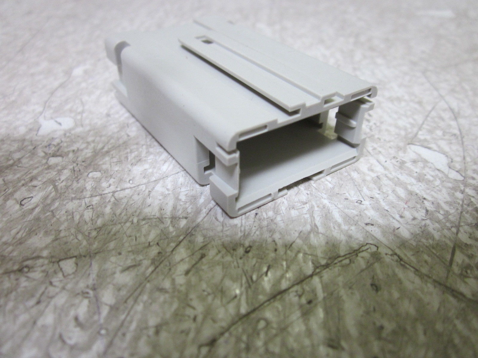 LOT OF 17 AMPHENOL C147 10Z000 002 8  MODULE COUPLER NSNP