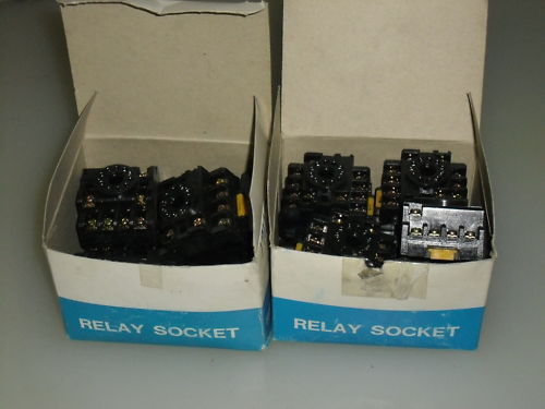 LOT OF 18 YOUNG ELECTRONICS NDS-11 RELAY SOCKET *NEW*
