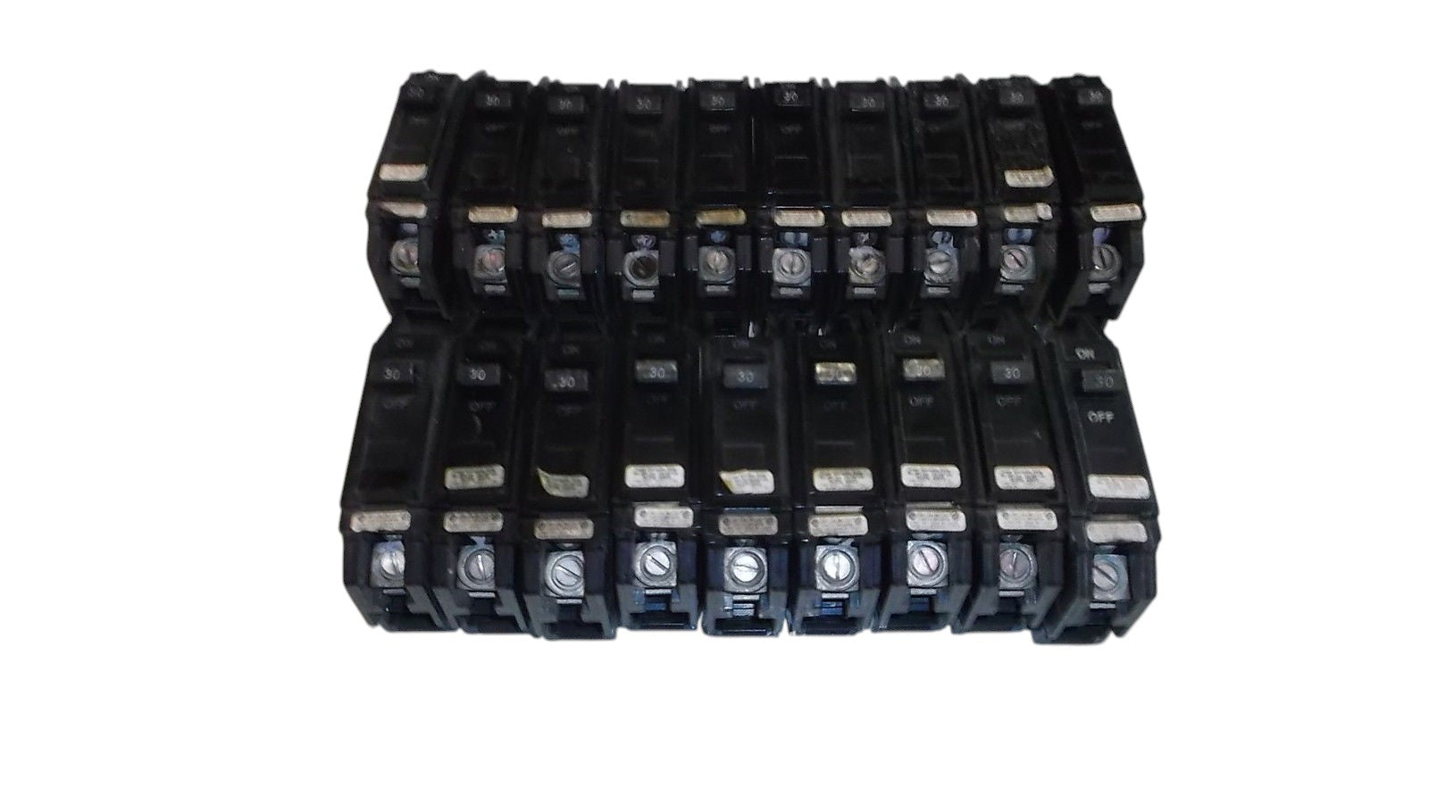 LOT OF 19 GENERAL ELECTRIC CIRCUIT BREAKER TO130 UNMP