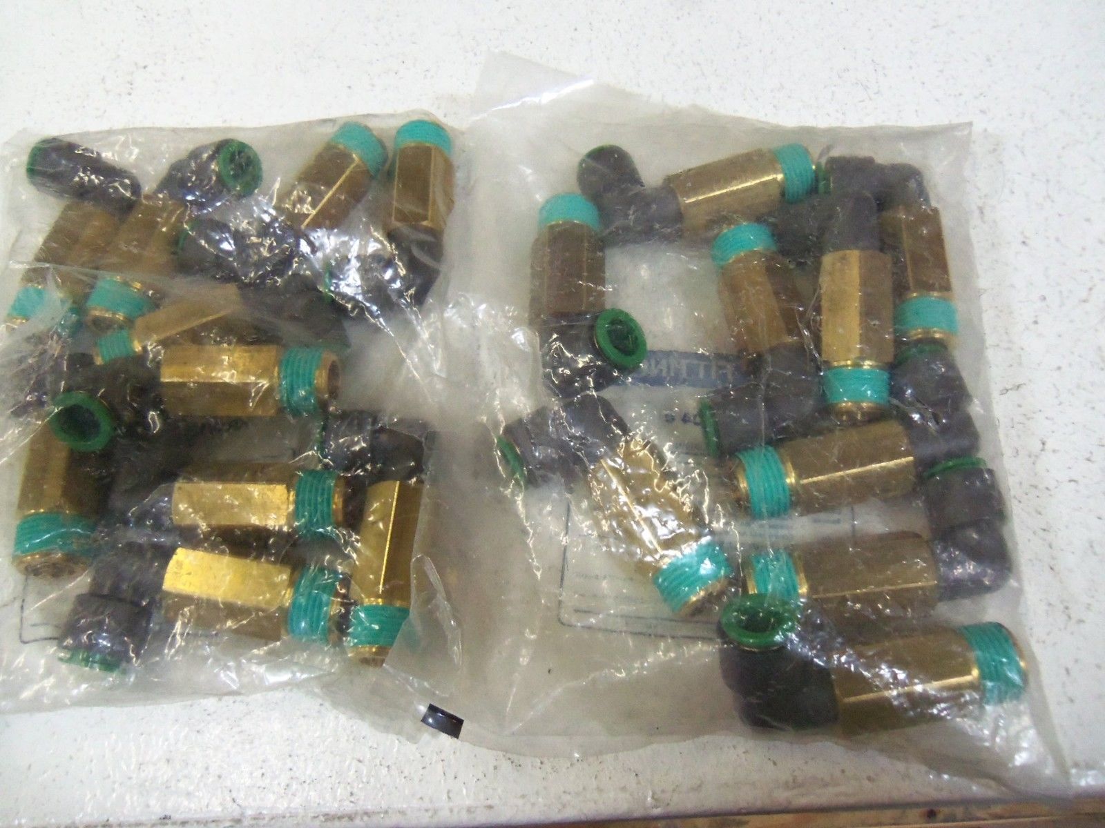 LOT OF 19  SMC FITTINGS  KRW12-04S NSMP
