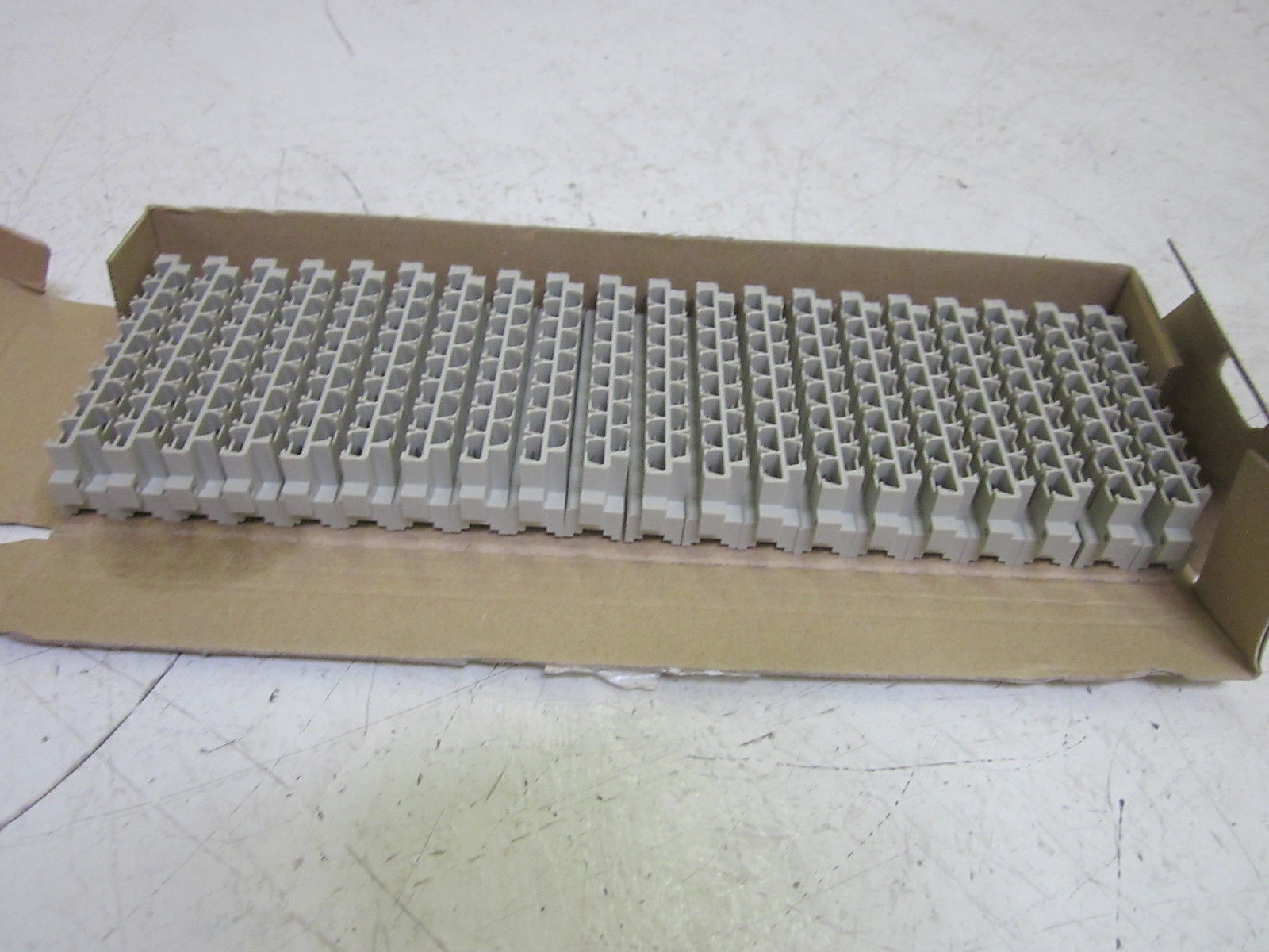 LOT OF 20 HARTING 09060152931 DIN POWER NSMP