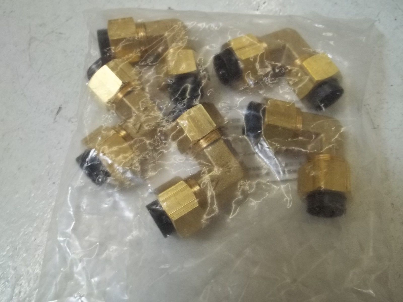 LOT OF 20 NITTA MOORE UL1N1/2 TUBE FITTINGS NSMP