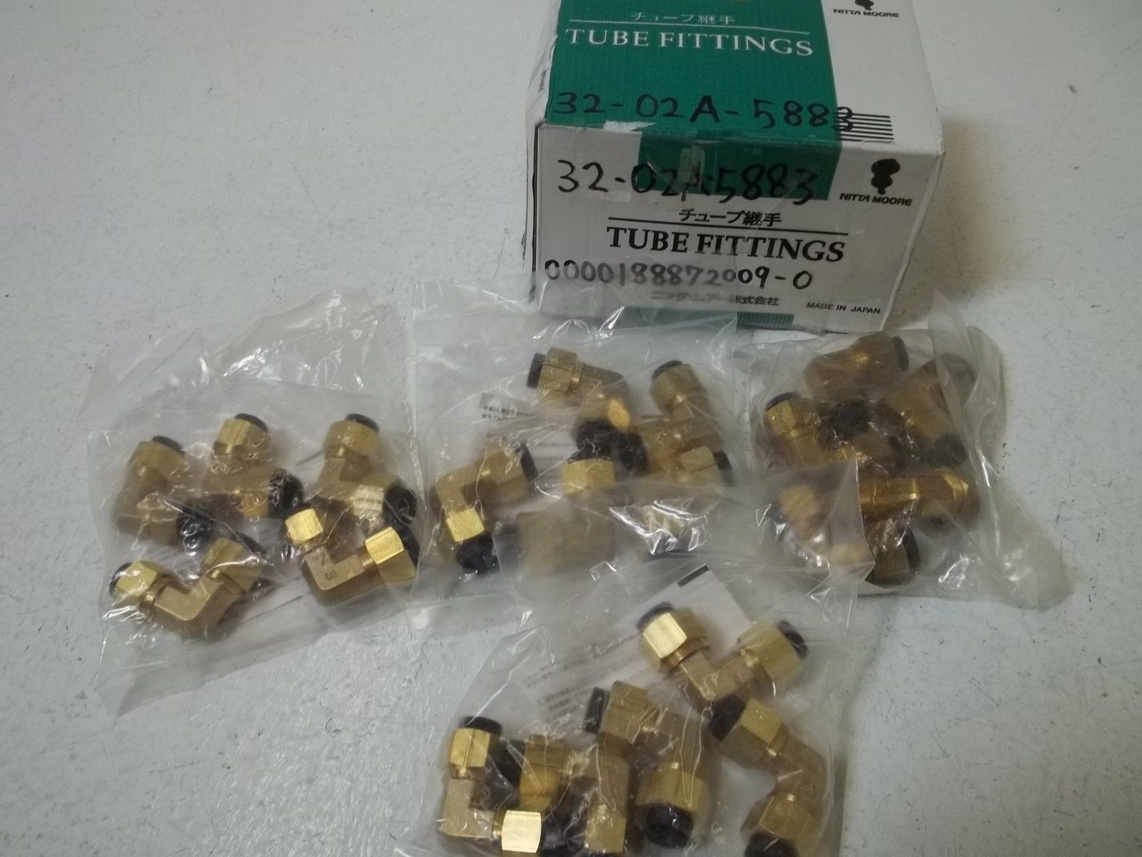 LOT OF 20 NITTA MOORE UL1N1/2 TUBE FITTINGS NSMP