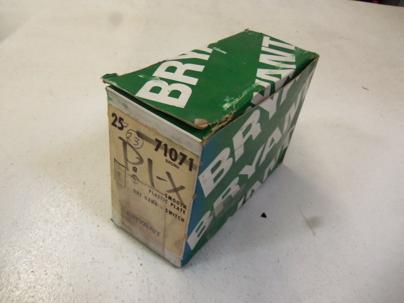 LOT OF 23 BRYANT 71071 NSMP