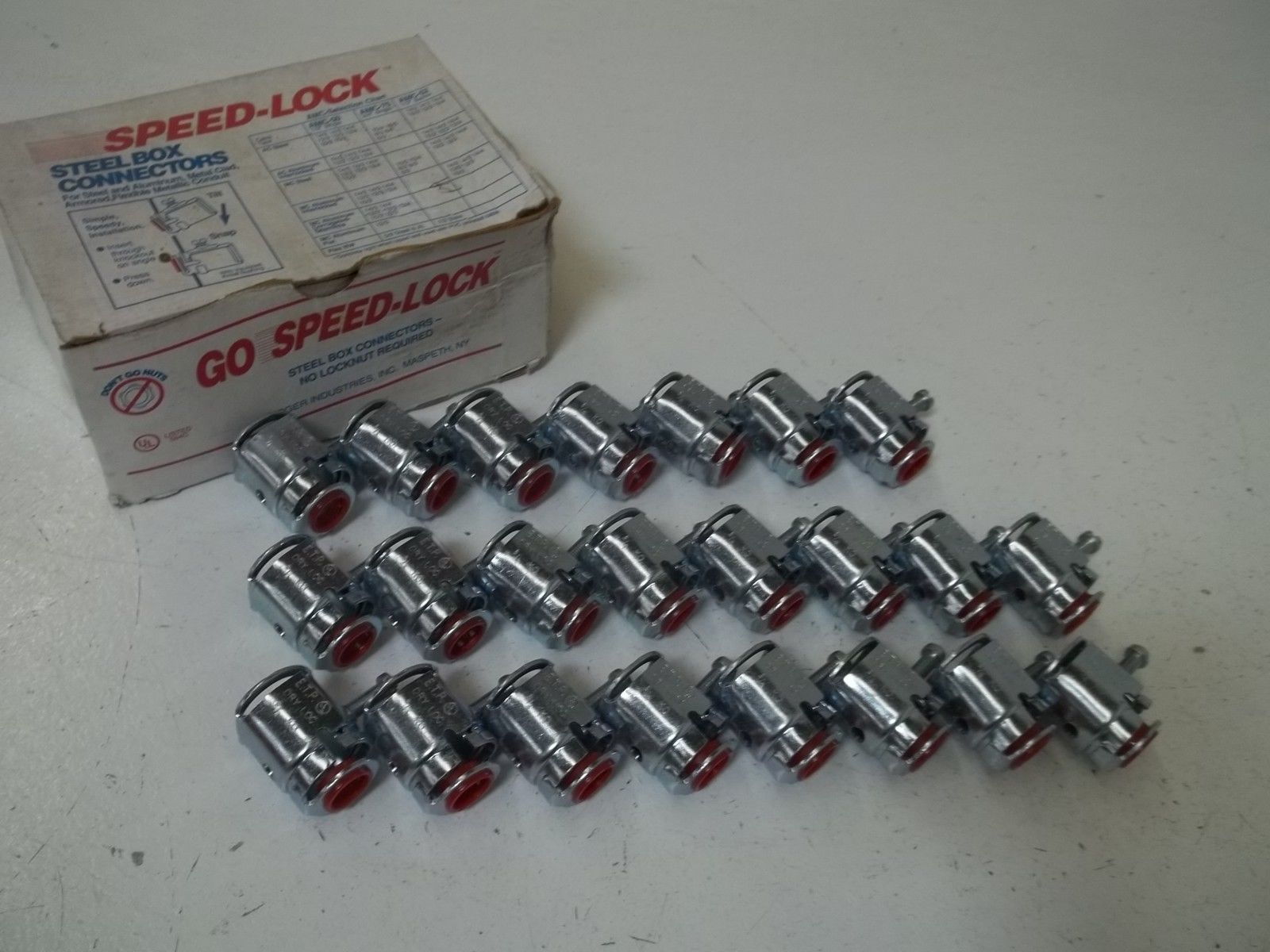 SPEED-LOCK AMC-75 3/4" (LOT OF 23) STEEL BOX CONNECTORS  NSMP