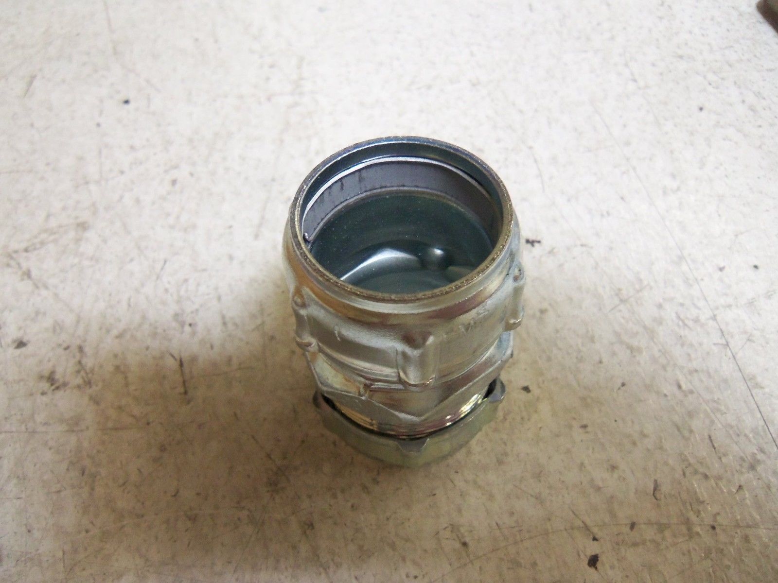 LOT OF 23 THOMAS & BETTS TK-113 COUPLING NSMP