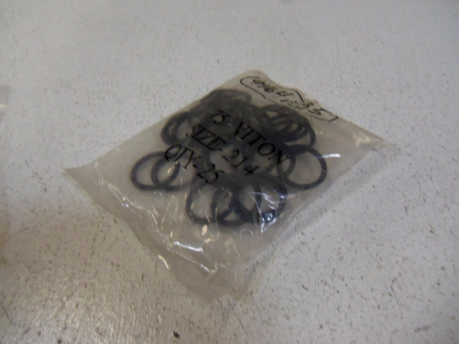 LOT OF 25 75 VITON "O RING" 214 NSMP