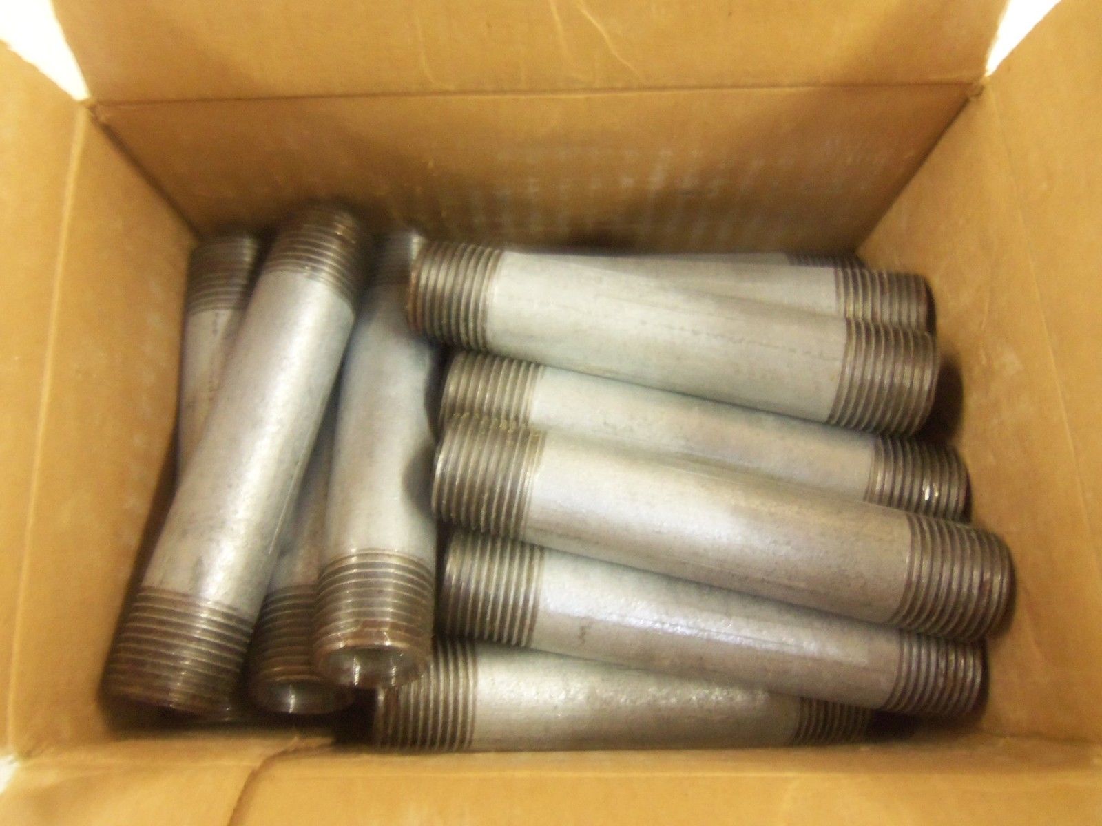 LOT OF 25 SHAMROCK 3782 1/2"x4 GALV NIPPLES NSMP